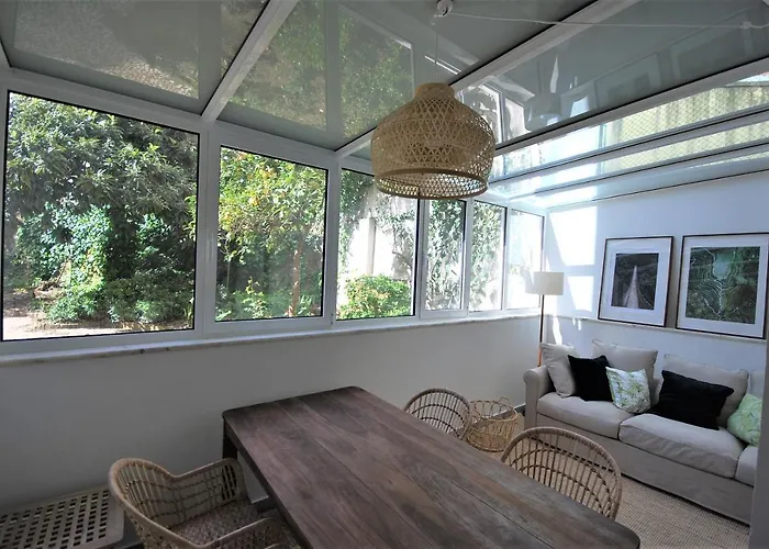 Green & Sunny Apartment
